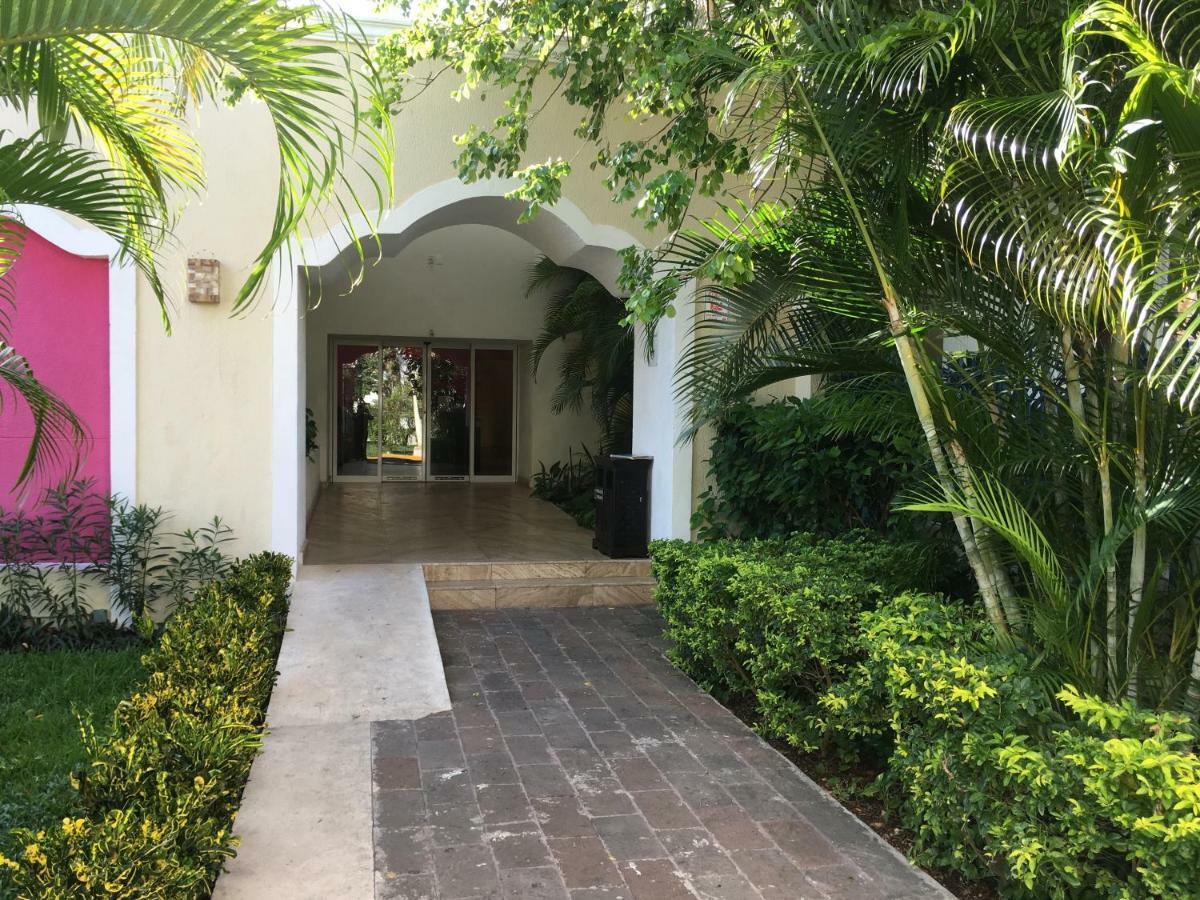 Hotel Margaritas Cancun Exterior photo